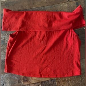 Off shoulder H&M red shirt L crop top